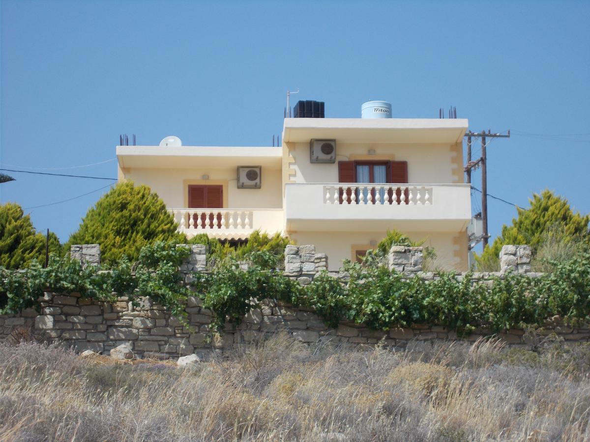 Knossos Apartments Kalamaki  Exterior photo